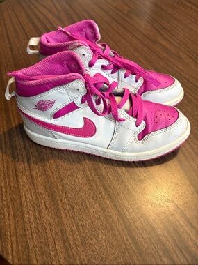 Nike Air Jordan 1 Mid Kids Size 2 Fire Pink & White High Top Sneakers Shoes